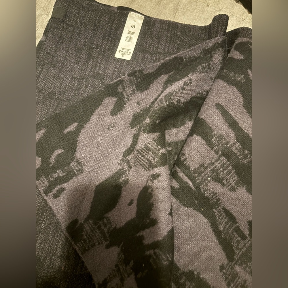 Lululemon Athletica Black Knit Scarf